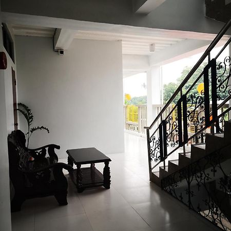 Хостел Lufian Dormitel Dumaguete City Экстерьер фото