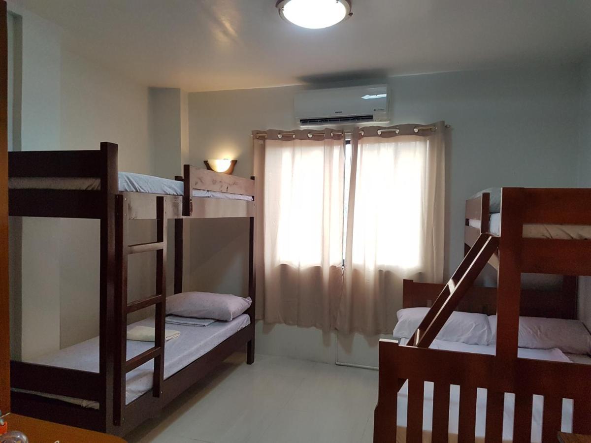 Хостел Lufian Dormitel Dumaguete City Экстерьер фото