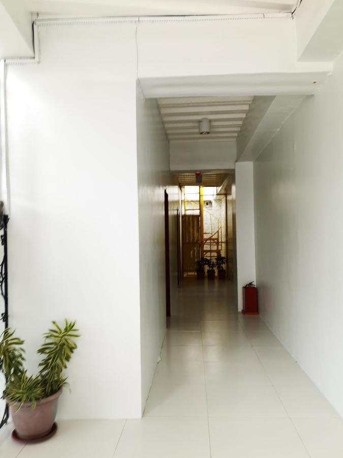 Хостел Lufian Dormitel Dumaguete City Экстерьер фото