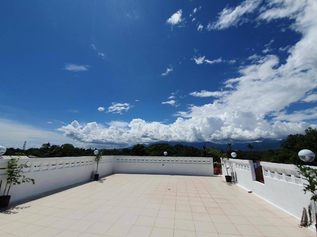 Хостел Lufian Dormitel Dumaguete City Экстерьер фото