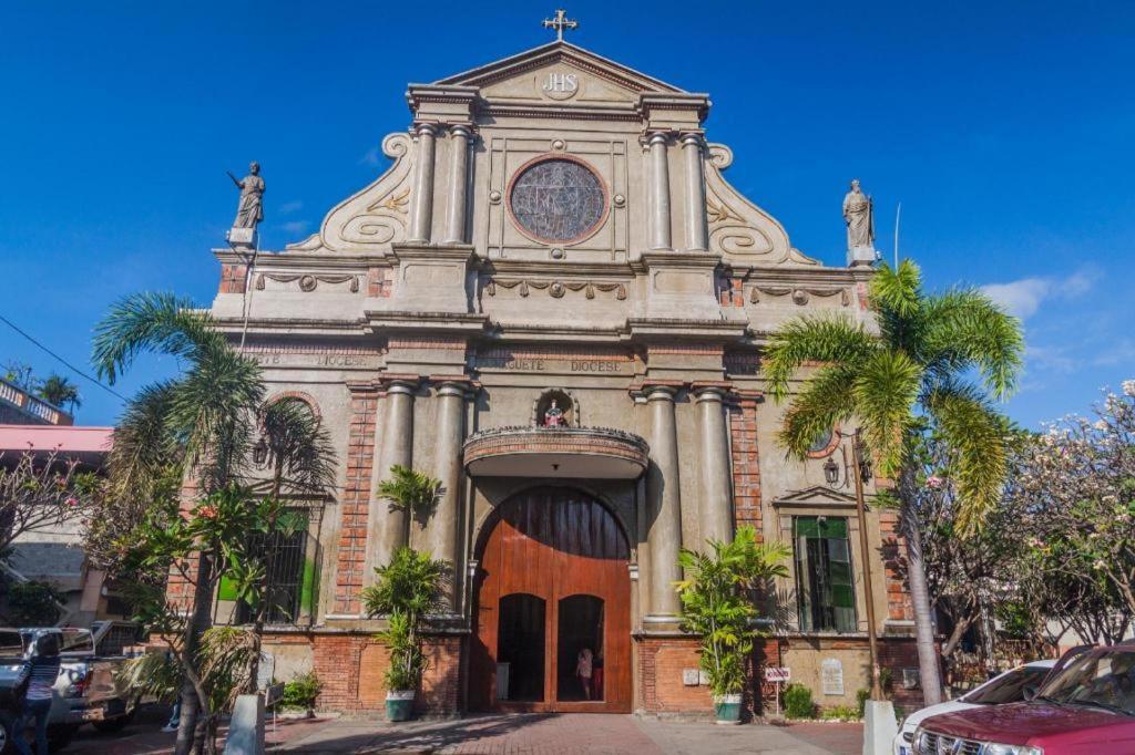 Хостел Lufian Dormitel Dumaguete City Экстерьер фото
